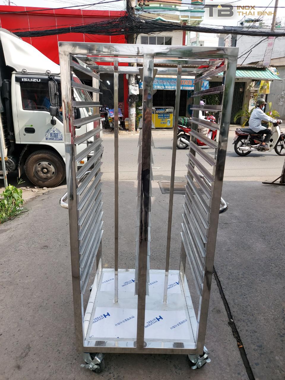 XE ĐẨY KHĂN ĂN CÔNG NGHIỆP