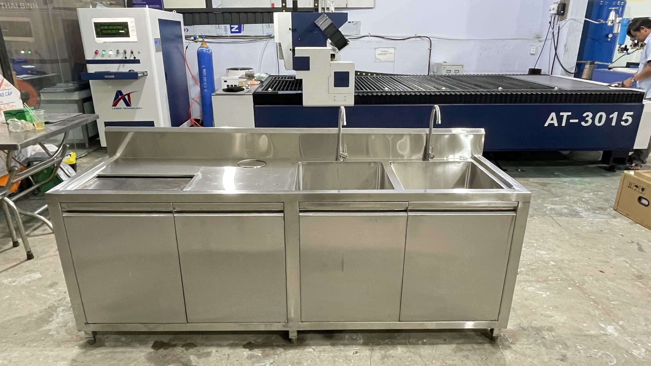 Quầy Pha Chế Inox Tăng 40% Hiệu Suất & Bền 15 Năm