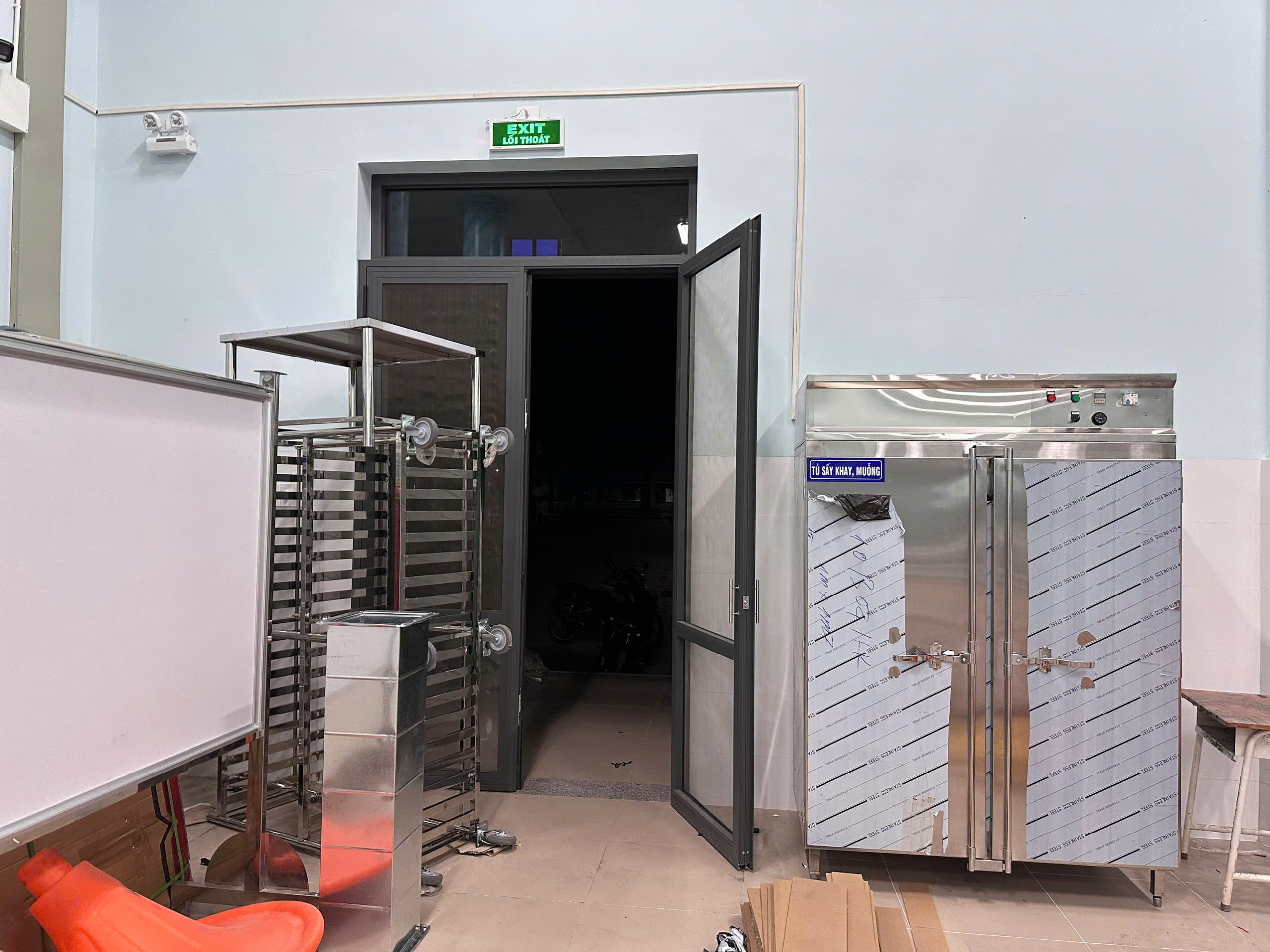 Tủ hấp khăn gia công theo yêu cầu