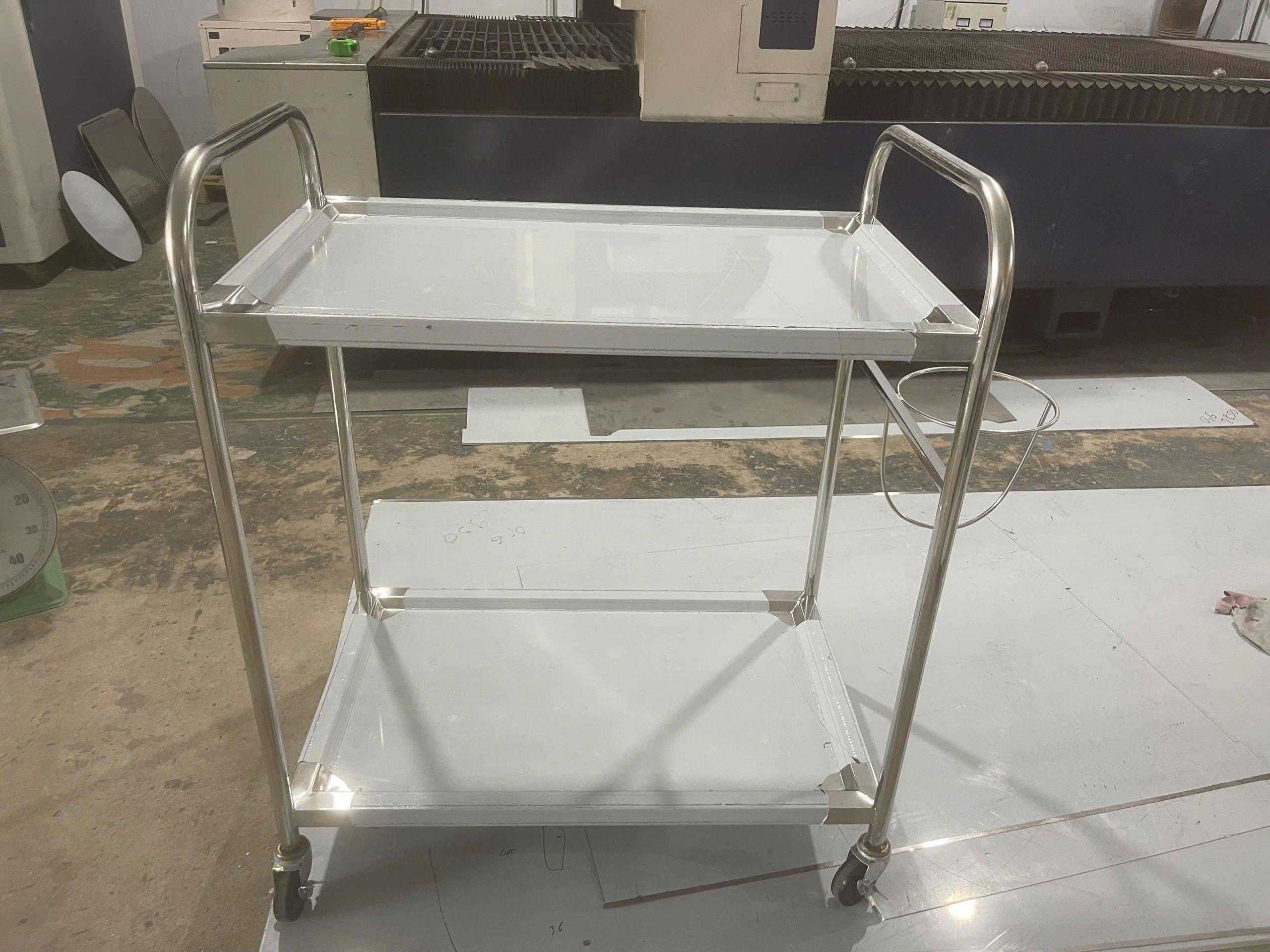 Xe đẩy inox chất lượng cao Huế – Bền bỉ, tiện lợi cho nhà hàng & bếp công nghiệp