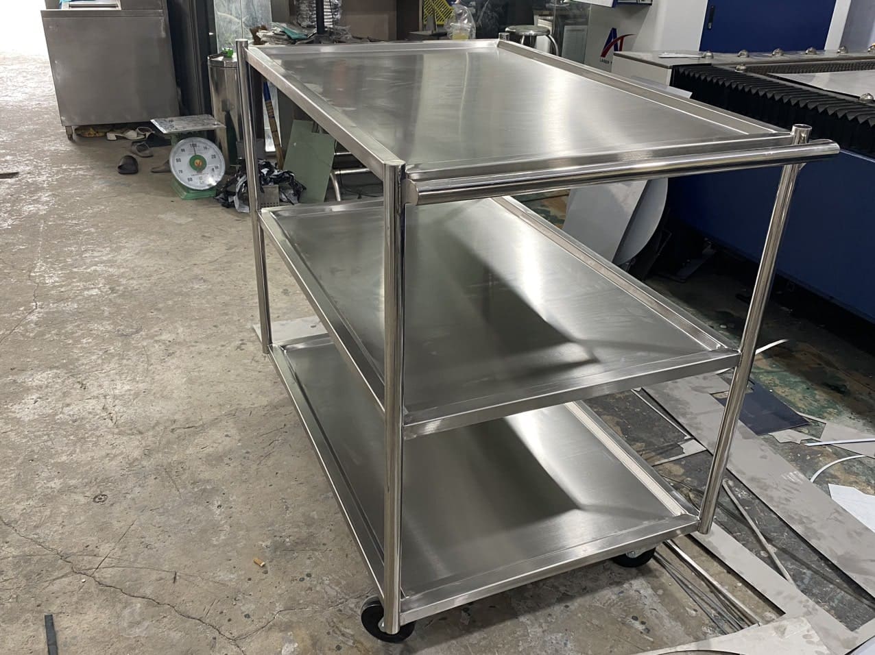 Thanh lý xe đẩy inox công nghiệp Quảng Bình – Bền chắc, giá xả kho
